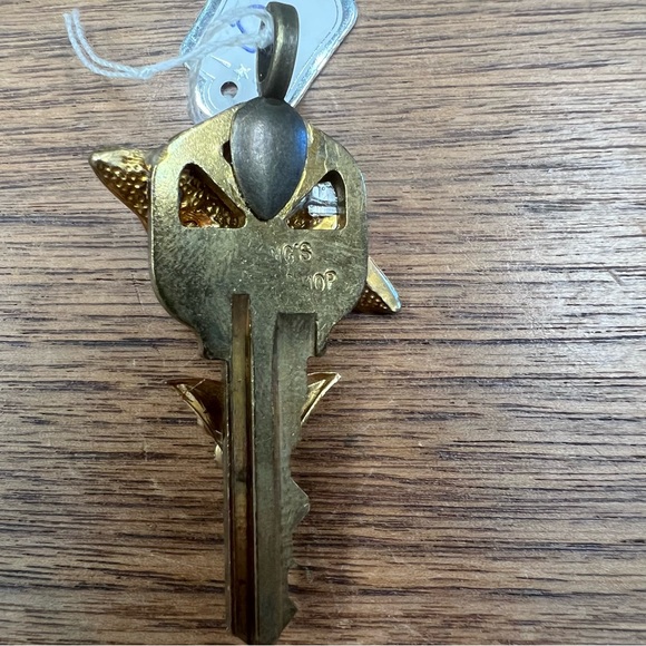 Repurposed Key Necklace - Picture 2 of 2